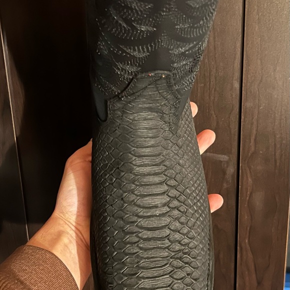 Black Python Cutter Toe Boots - Picture 4 of 5